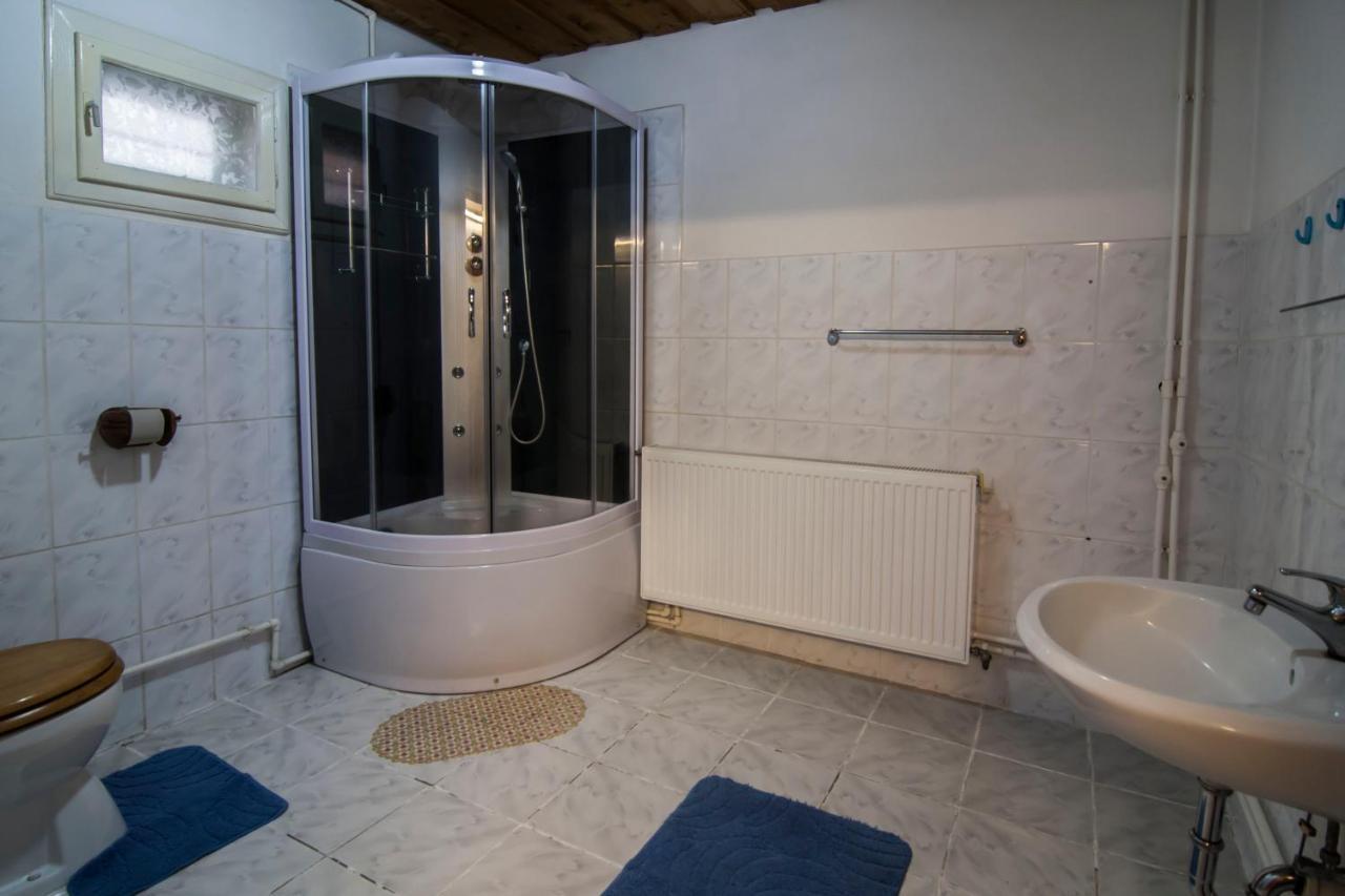 Hotel Dobra Haz Covasna Esterno foto